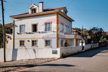 House 6 Bedrooms in Alvaiázere