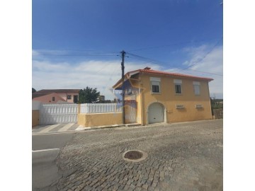 House 2 Bedrooms in Vilar e Mosteiró