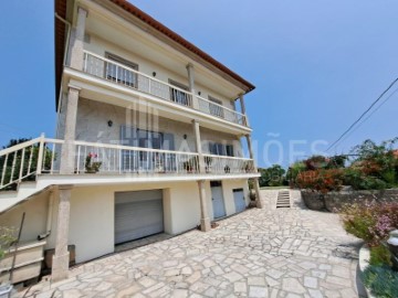 House 5 Bedrooms in Âncora