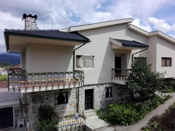 Apartment 8 Bedrooms in Arnoia