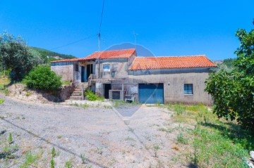 Quintas e casas rústicas 2 Quartos em Teixoso e Sarzedo