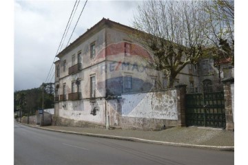 House 7 Bedrooms in Rosto de Cão (Livramento)