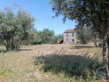 Terreno em Moimenta da Serra e Vinhó