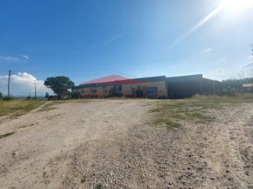 Bâtiment industriel / entrepôt à Mangualde, Mesquitela e Cunha Alta
