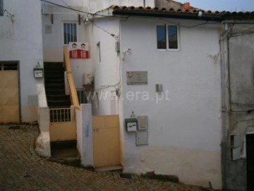House 4 Bedrooms in Castelo Branco
