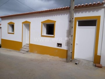 House 2 Bedrooms in Chamusca e Pinheiro Grande