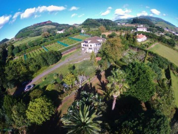 Quintas e casas rústicas em Cabouco