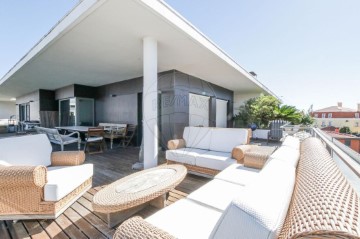 Apartment 4 Bedrooms in Cascais e Estoril