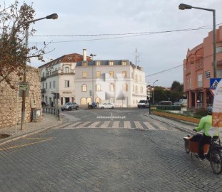 Prédio em Torres Novas (Santa Maria, Salvador e Santiago)