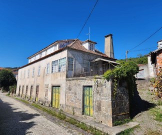 Moradia 10 Quartos em Santiago de Besteiros