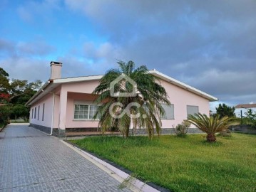 House 5 Bedrooms in Angra (Sé)