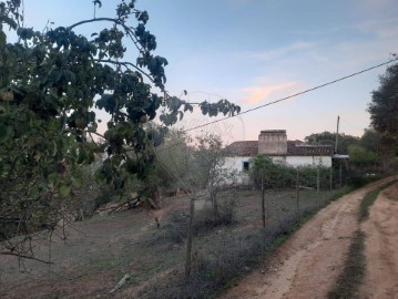 Maisons de campagne à N.S. da Vila, N.S. do Bispo e Silveiras