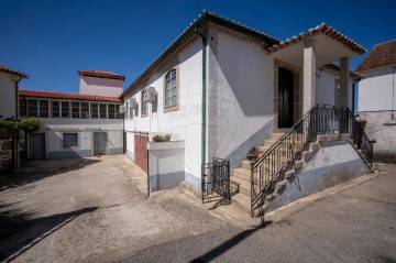 House 9 Bedrooms in Carregal do Sal