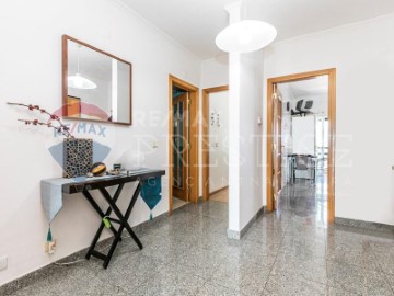 Apartamento 2 Quartos em Algés, Linda-a-Velha e Cruz Quebrada-Dafundo