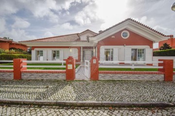 House 4 Bedrooms in S.Maria e S.Miguel, S.Martinho, S.Pedro Penaferrim
