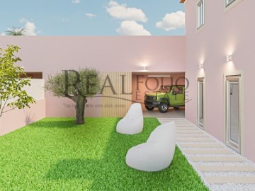 House 3 Bedrooms in Queluz e Belas