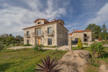 Quintas e casas rústicas em Vila Garcia