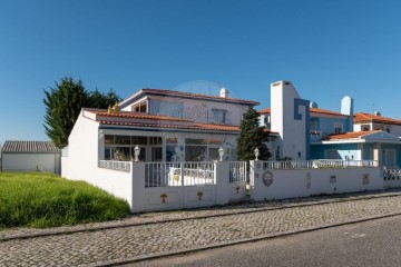 Maison 4 Chambres à Gaeiras