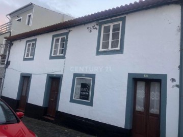 House 3 Bedrooms in Praia da Vitória (Santa Cruz)