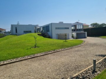 House 6 Bedrooms in Cacia