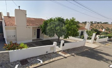 House 3 Bedrooms in Mosteiros