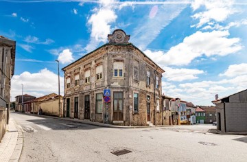 Prédio em Gondomar (São Cosme), Valbom e Jovim