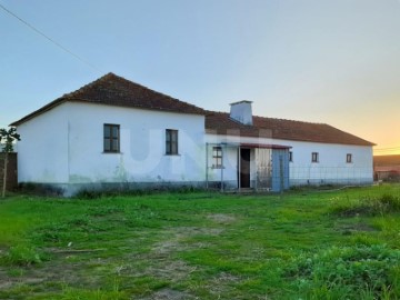 Maisons de campagne 3 Chambres à Bunheiro