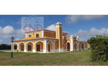 House 4 Bedrooms in Mafra