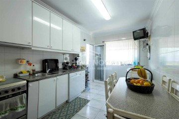 Apartamento 3 Quartos em Bougado (São Martinho e Santiago)