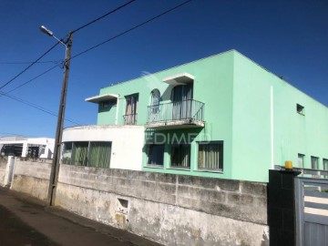 House 3 Bedrooms in Lajes