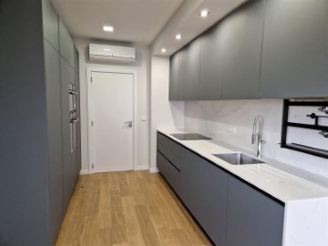 Apartamento 4 Quartos em Além da Ribeira e Pedreira