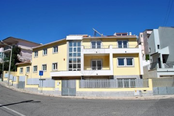 House 11 Bedrooms in Carcavelos e Parede