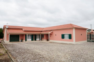 House 3 Bedrooms in Arruda dos Vinhos