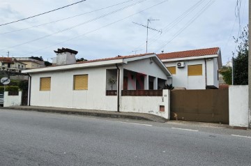 Moradia 4 Quartos em Lordelo