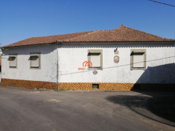 Quintas e casas rústicas 3 Quartos em Lobão, Gião, Louredo e Guisande