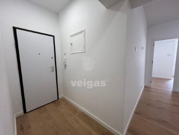 Apartamento 1 Quarto em Massamá e Monte Abraão