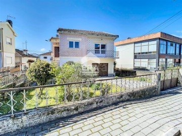 House 3 Bedrooms in Fafe