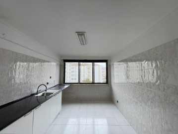 Apartamento 2 Quartos em Carregado e Cadafais