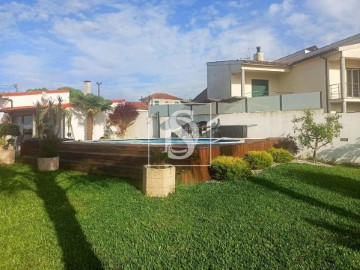 House 3 Bedrooms in Tamel (São Veríssimo)