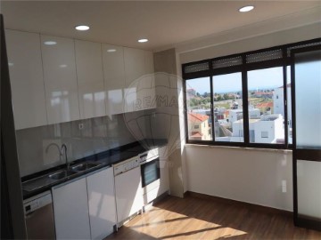 Apartment 3 Bedrooms in Castelo Branco