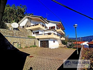 House 5 Bedrooms in Santa Maria Maior e Monserrate e Meadela