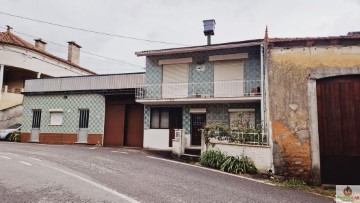 House 5 Bedrooms in Amoreira da Gândara, Paredes do Bairro e Ancas