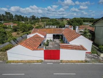 House 3 Bedrooms in Bom Sucesso