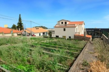 House 5 Bedrooms in Santo António