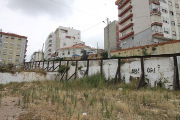 Terreno em Sacavém e Prior Velho