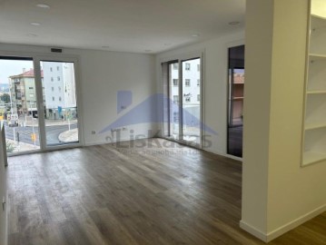 Apartamento 3 Quartos em Loures