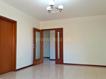 Apartment 3 Bedrooms in Vila Verde