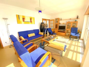 House 4 Bedrooms in Lavos