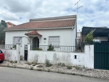 Maison 4 Chambres à Santa Iria de Azoia, São João da Talha e Bobadela