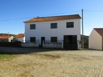 Moradia 4 Quartos em Silva e Águas Vivas